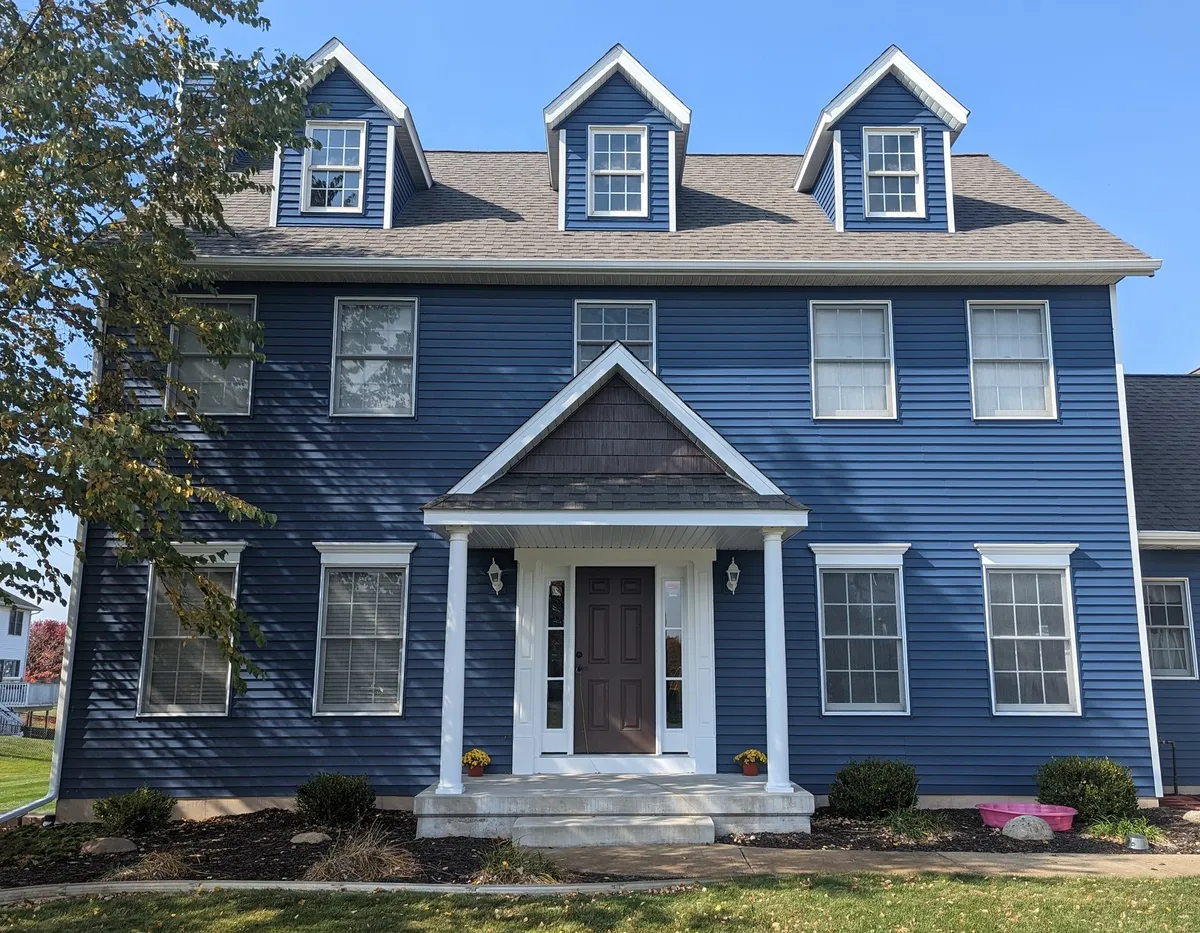 The Benefits of Painting Vinyl Siding